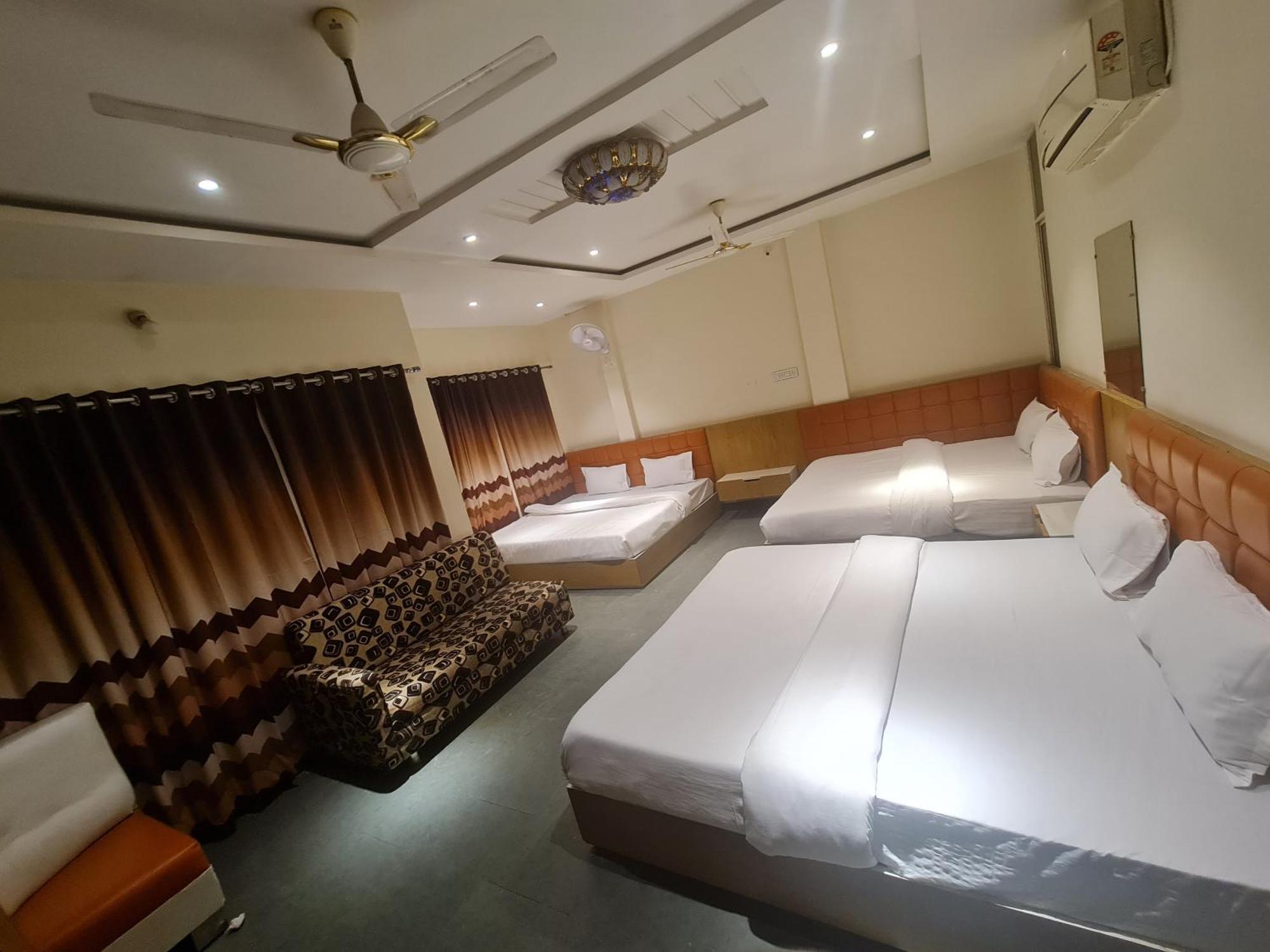 Hotel Empire Ujjain Exterior photo