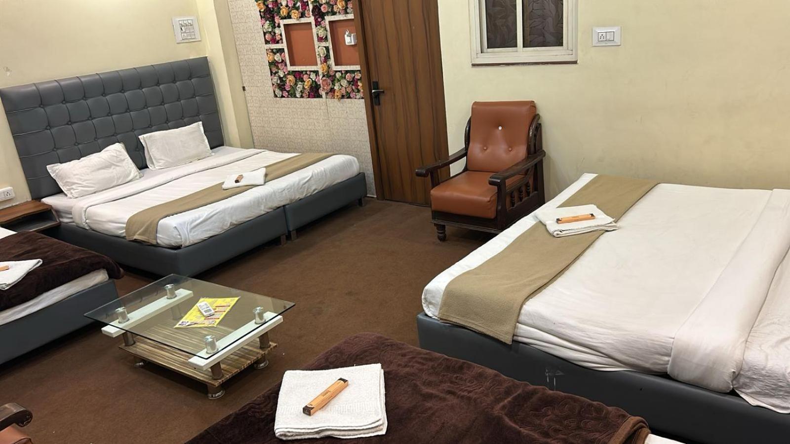 Hotel Empire Ujjain Exterior photo
