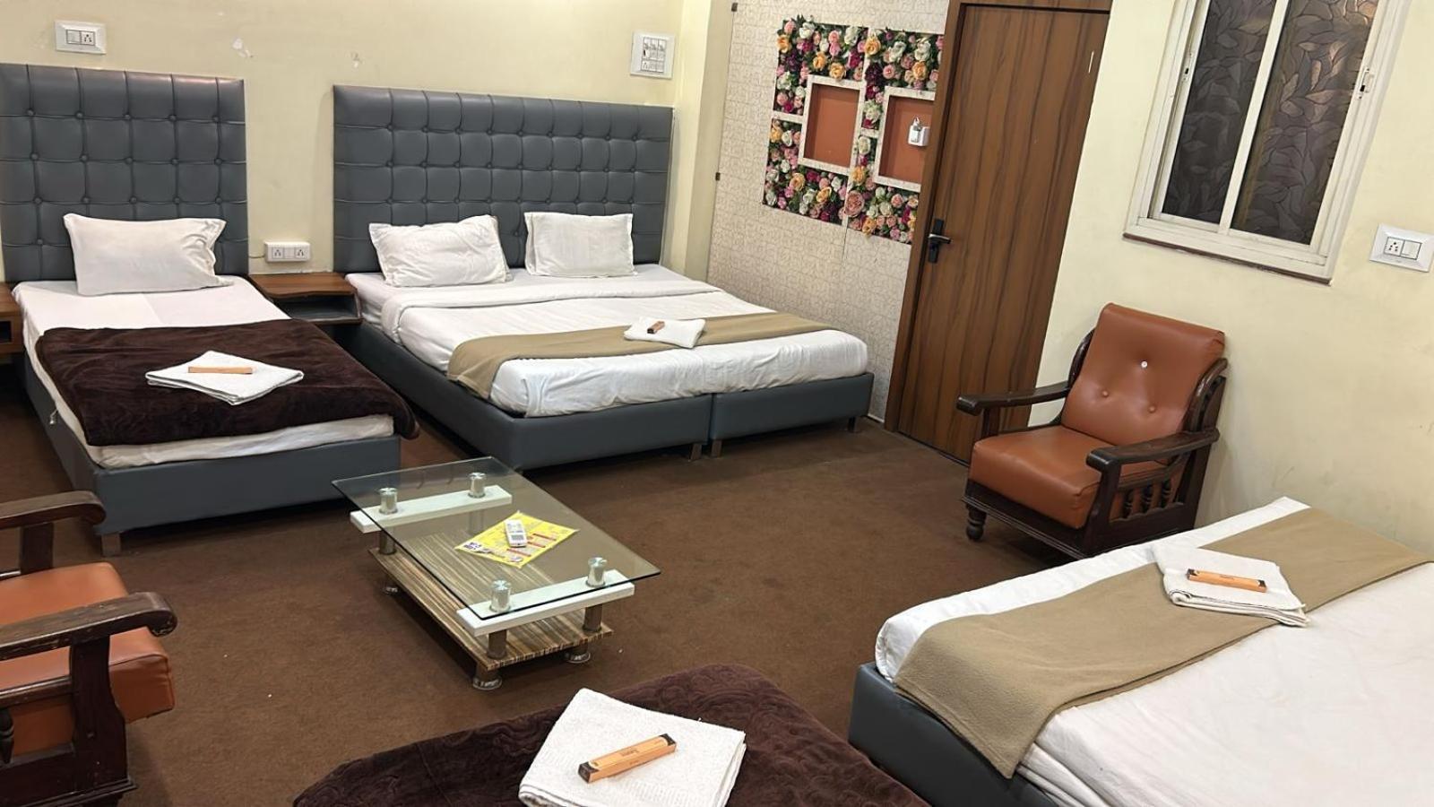 Hotel Empire Ujjain Exterior photo