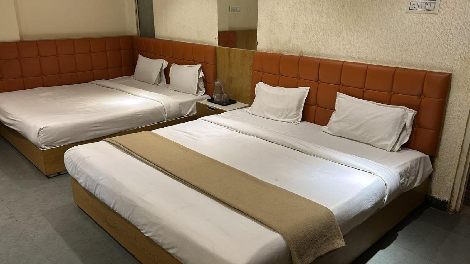 Hotel Empire Ujjain Exterior photo