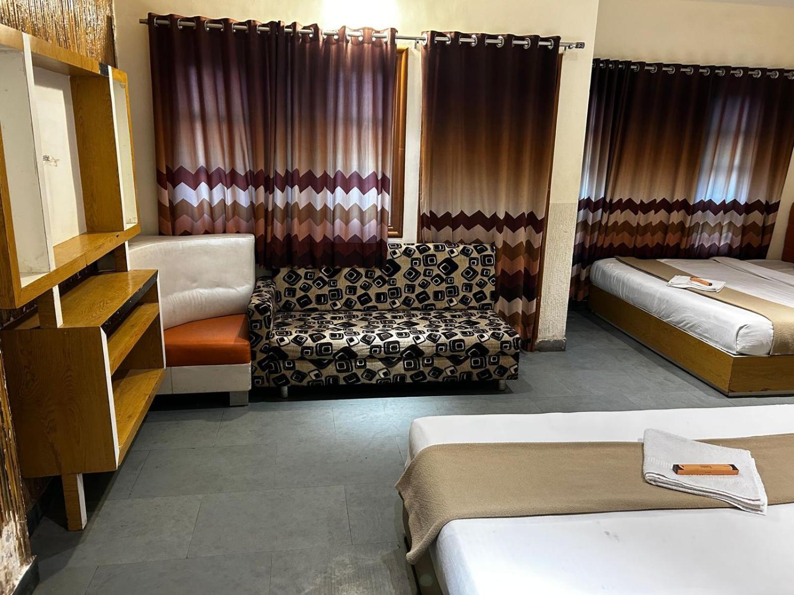 Hotel Empire Ujjain Exterior photo