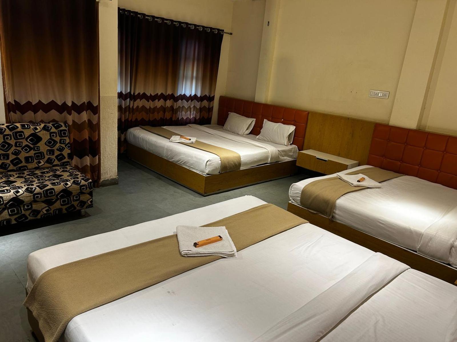 Hotel Empire Ujjain Exterior photo