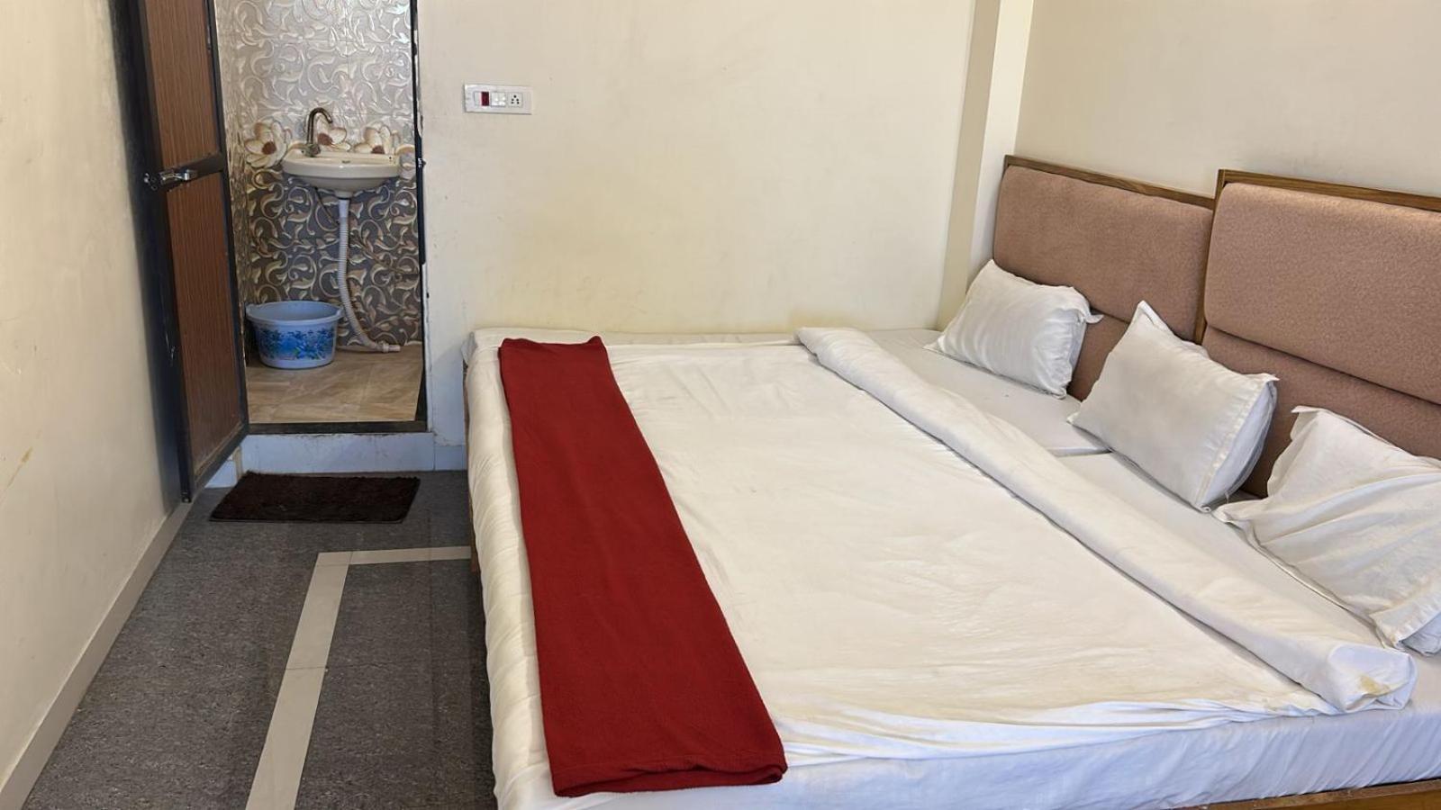 Hotel Empire Ujjain Exterior photo
