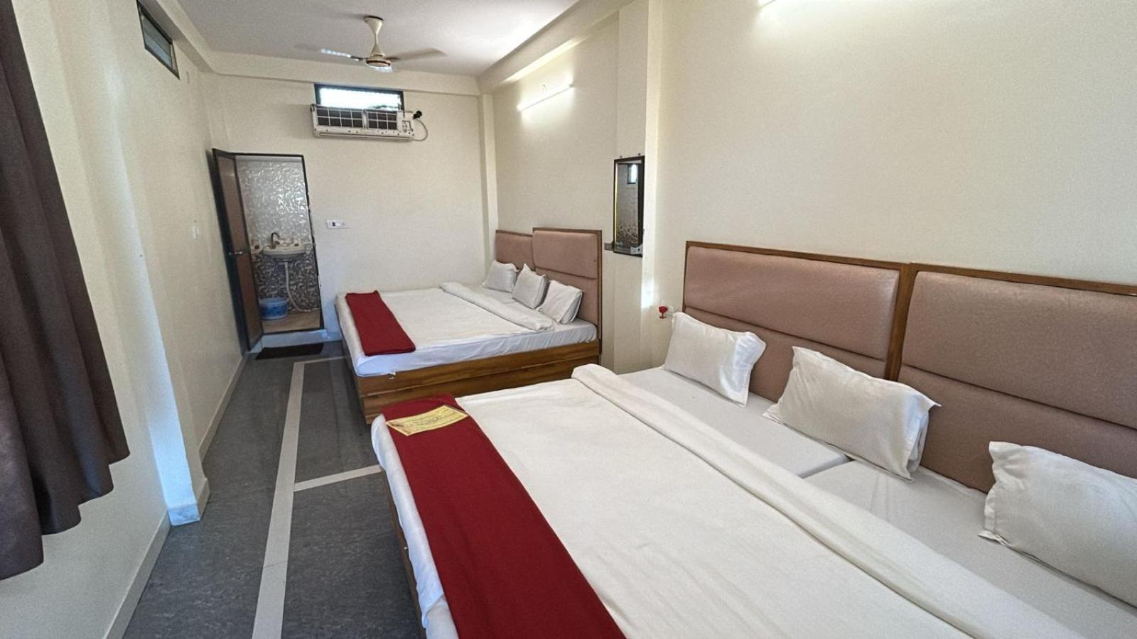 Hotel Empire Ujjain Exterior photo