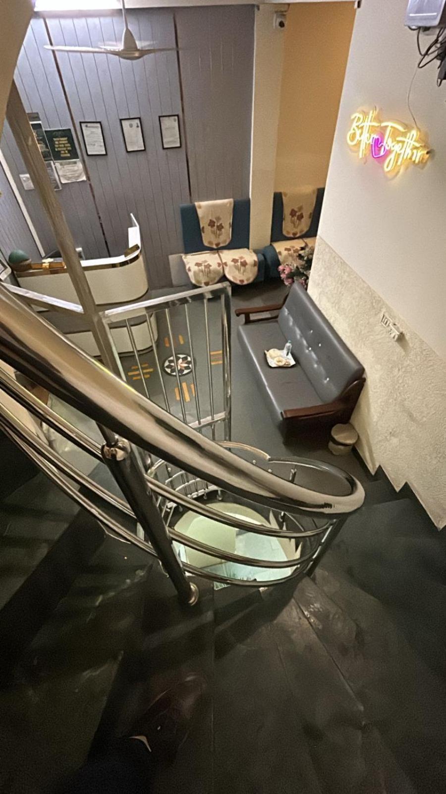 Hotel Empire Ujjain Exterior photo